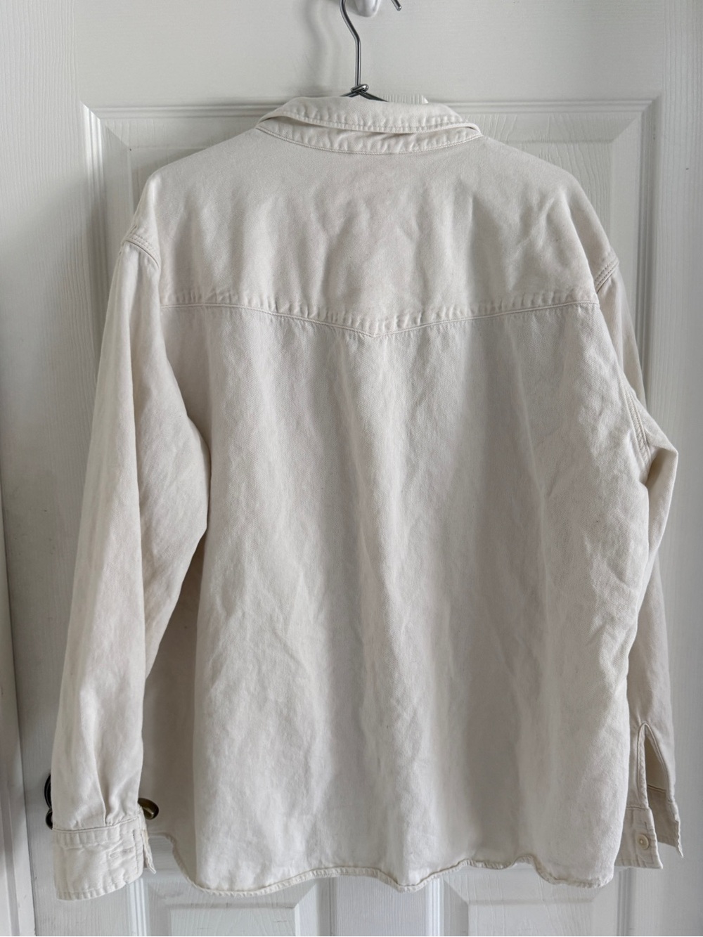 Ivory Levi’s Shirt - Picture 3 of 3